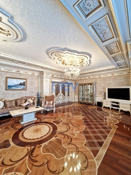 Satış 4 otaqlı Yeni Tikili bina evi  250m², Bakı