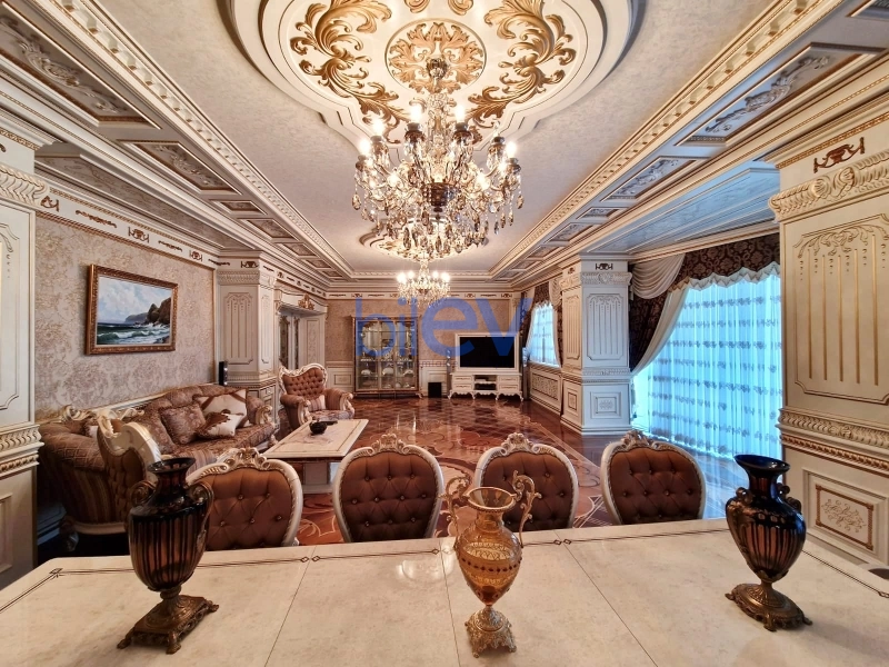 Satış 4 otaqlı Yeni Tikili bina evi  250m², Bakı