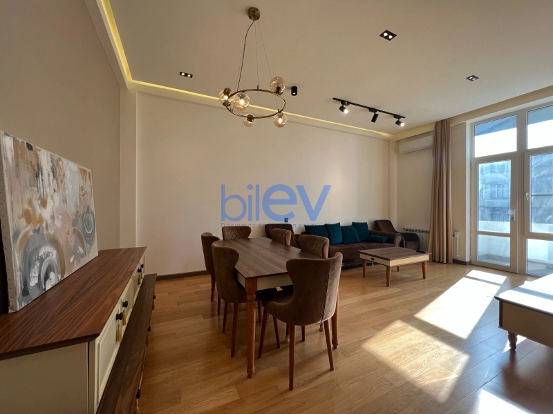 Aylıq Kirayə 2 otaqlı Yeni Tikili bina evi  90m², Bakı