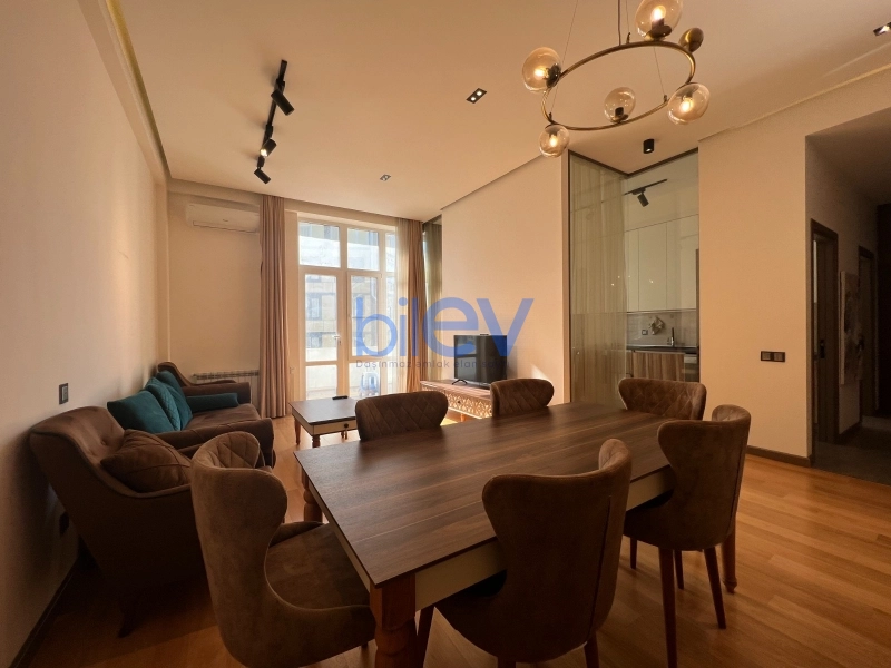 Aylıq Kirayə 2 otaqlı Yeni Tikili bina evi  90m², Bakı