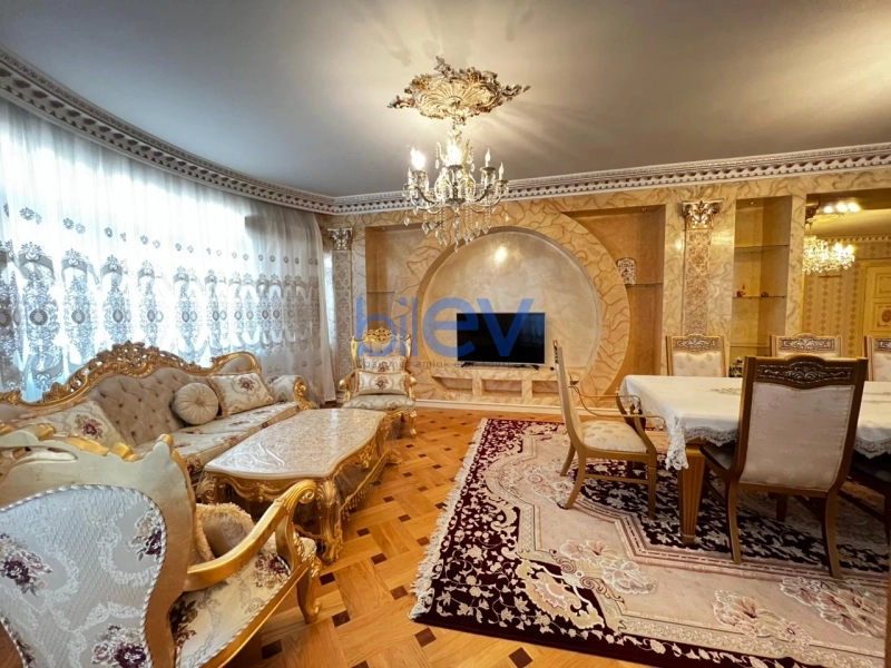 Aylıq Kirayə 4 otaqlı Yeni Tikili bina evi  236m², Bakı
