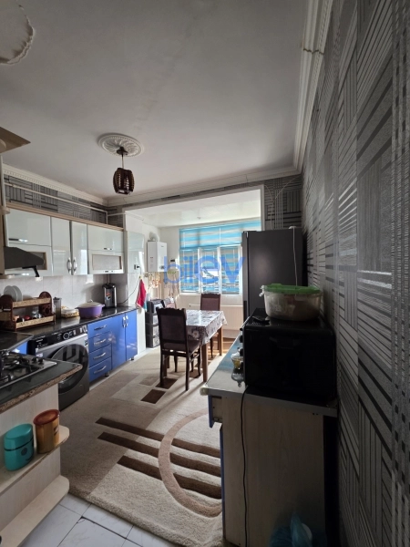 Satış 3 otaqlı Köhnə Tikili bina evi  100m², Bakı