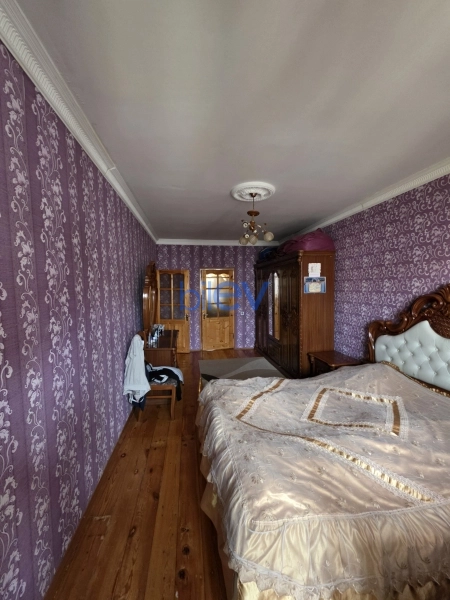 Satış 3 otaqlı Köhnə Tikili bina evi  100m², Bakı