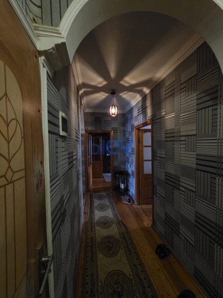 Satış 3 otaqlı Köhnə Tikili bina evi  100m², Bakı