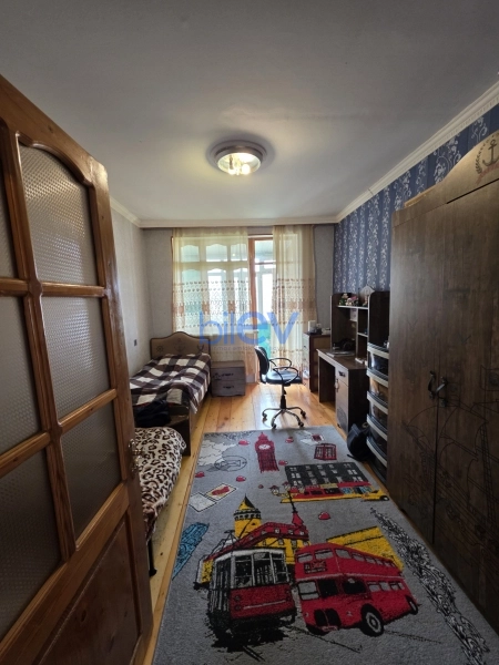 Satış 3 otaqlı Köhnə Tikili bina evi  100m², Bakı
