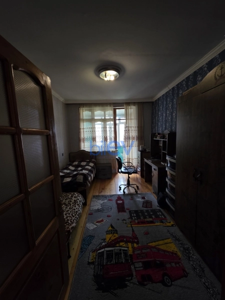 Satış 3 otaqlı Köhnə Tikili bina evi  100m², Bakı