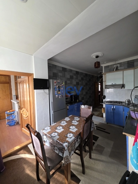 Satış 3 otaqlı Köhnə Tikili bina evi  100m², Bakı