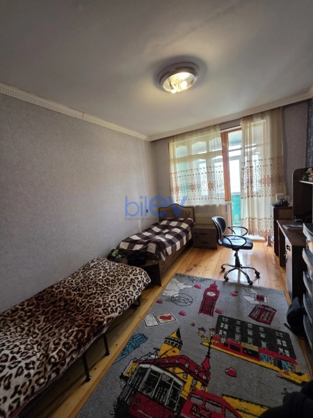 Satış 3 otaqlı Köhnə Tikili bina evi  100m², Bakı
