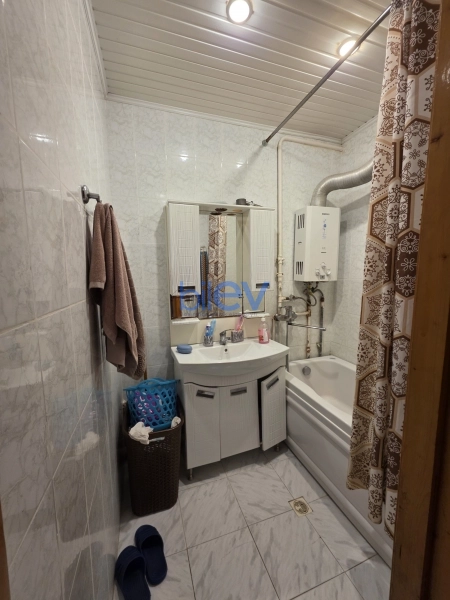 Satış 3 otaqlı Köhnə Tikili bina evi  100m², Bakı