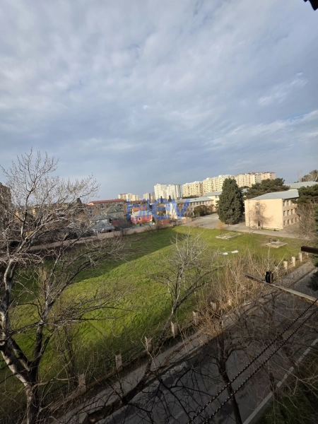 Satış 3 otaqlı Köhnə Tikili bina evi  100m², Bakı