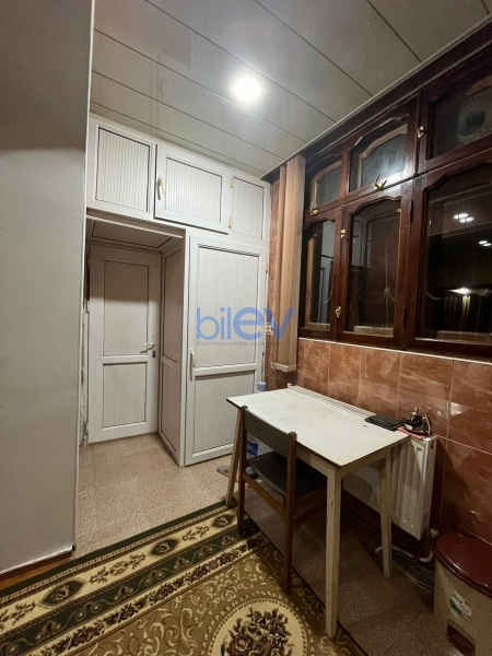 Satış 3 otaqlı Köhnə Tikili bina evi  90m², Bakı