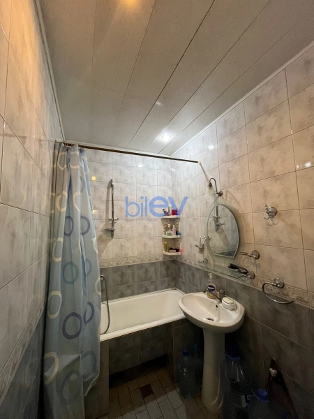 Satış 3 otaqlı Köhnə Tikili bina evi  90m², Bakı