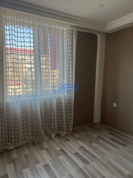 Aylıq Kirayə 2 otaqlı Köhnə Tikili bina evi  63m², Bakı