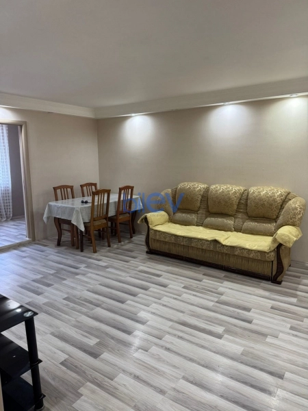 Aylıq Kirayə 2 otaqlı Köhnə Tikili bina evi  63m², Bakı