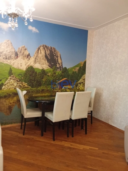 Aylıq Kirayə 5 otaqlı Yeni Tikili bina evi  125m², Bakı