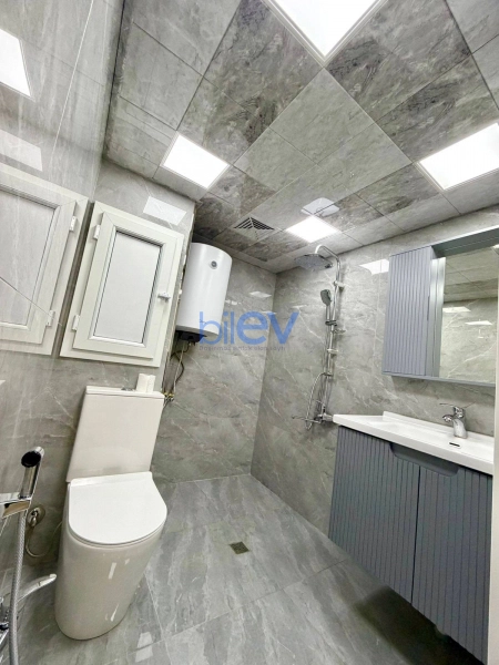 Aylıq Kirayə 2 otaqlı Köhnə Tikili bina evi  60m², Bakı