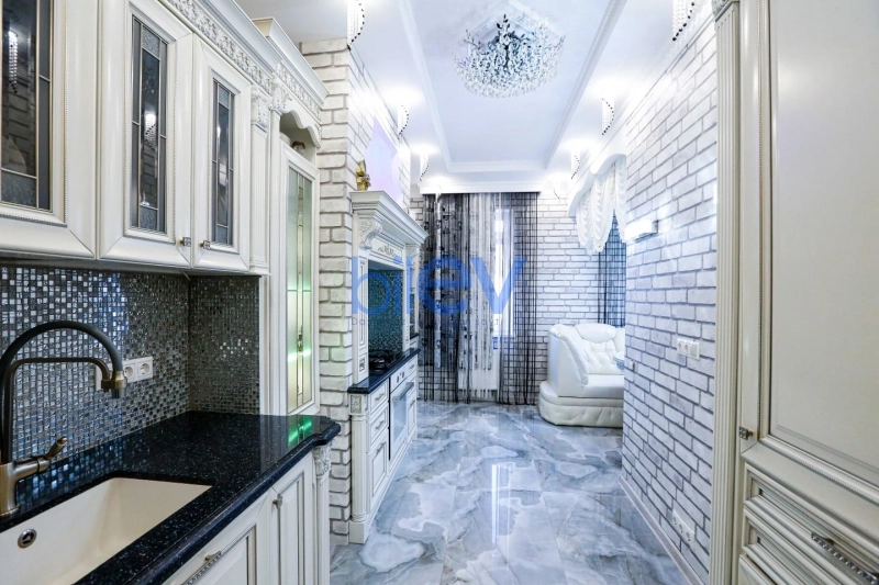 Satış 10 otaqlı Villa  900m², Bakı