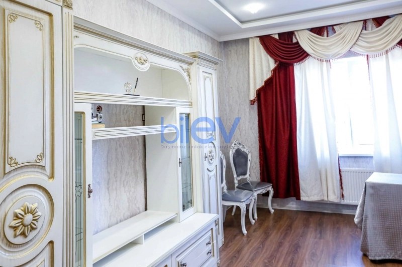 Satış 10 otaqlı Villa  900m², Bakı
