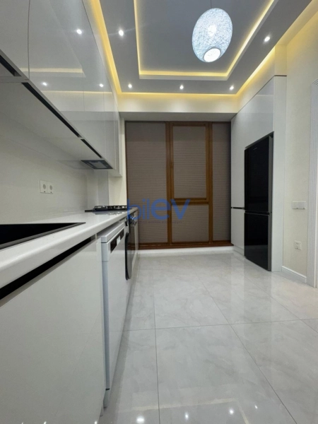 Satış 4 otaqlı Yeni Tikili bina evi  100m², Bakı