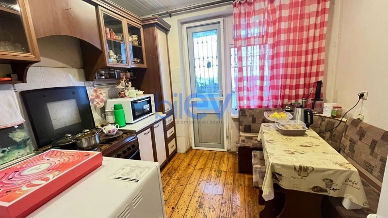 Satış 3 otaqlı Köhnə Tikili bina evi  65m², Bakı