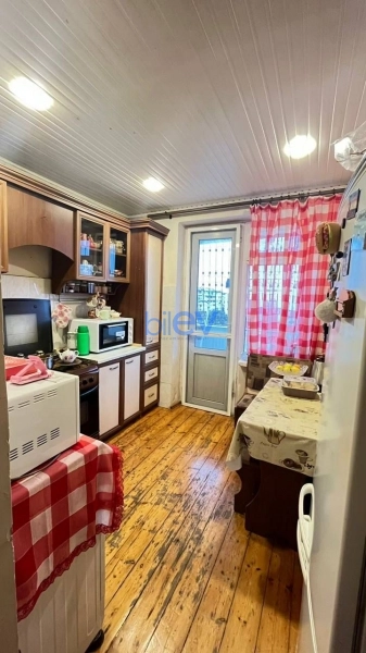 Satış 3 otaqlı Köhnə Tikili bina evi  65m², Bakı