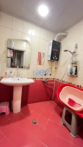 Satış 3 otaqlı Köhnə Tikili bina evi  65m², Bakı
