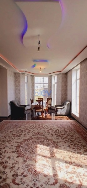 Satış 5 otaqlı Bağ evi  220m², Bakı