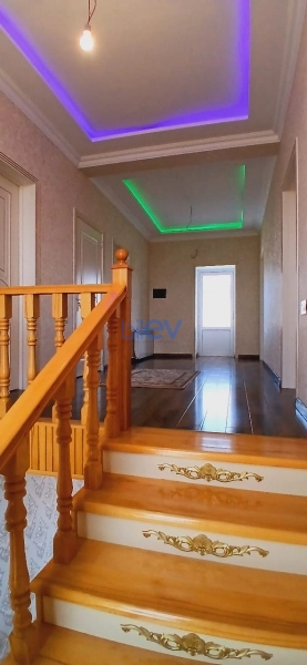 Satış 5 otaqlı Bağ evi  220m², Bakı