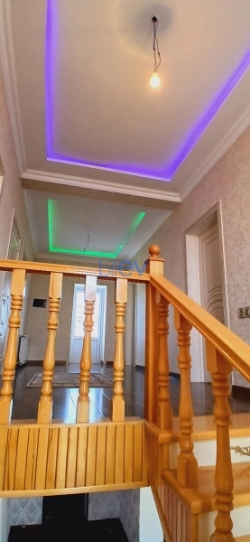 Satış 5 otaqlı Bağ evi  220m², Bakı