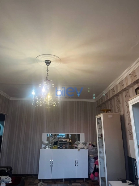 Satış 2 otaqlı Köhnə Tikili bina evi  80m², Bakı
