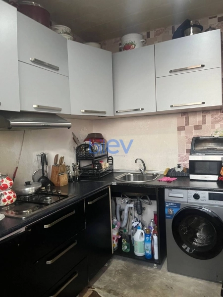 Satış 2 otaqlı Köhnə Tikili bina evi  80m², Bakı
