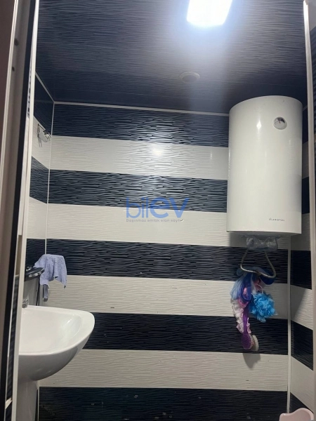 Satış 2 otaqlı Köhnə Tikili bina evi  80m², Bakı