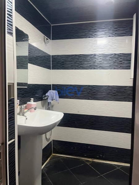 Satış 2 otaqlı Köhnə Tikili bina evi  80m², Bakı