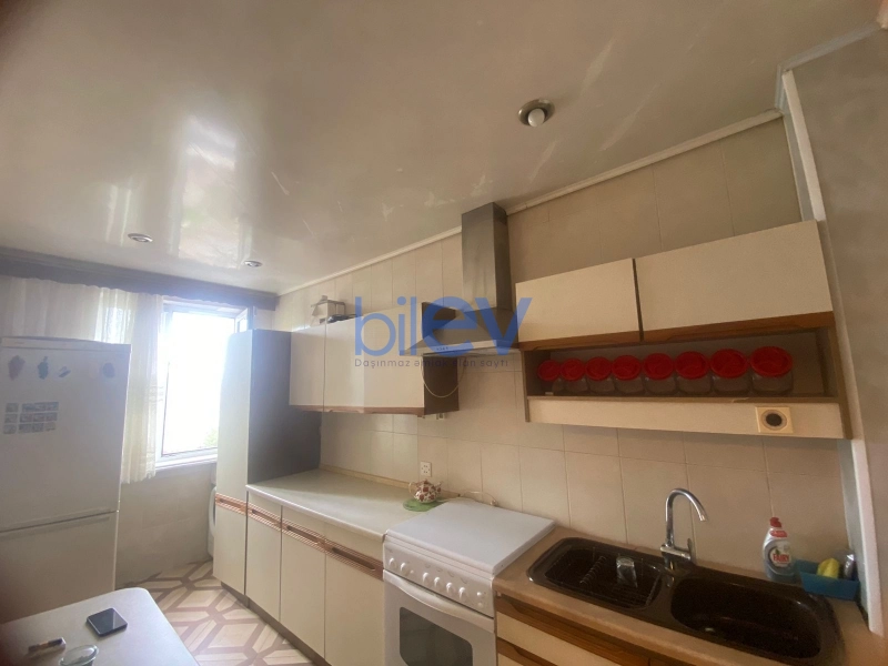 Satış 4 otaqlı Köhnə Tikili bina evi  110m², Bakı