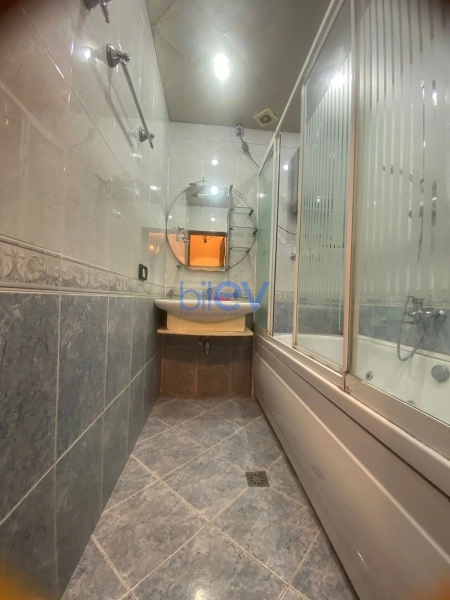 Satış 4 otaqlı Köhnə Tikili bina evi  110m², Bakı