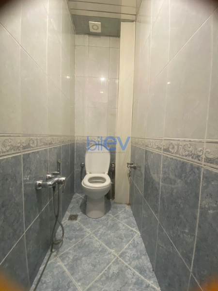 Satış 4 otaqlı Köhnə Tikili bina evi  110m², Bakı