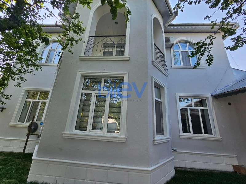 Günlük Kirayə 5 otaqlı Həyət evi  300m², Qəbələ