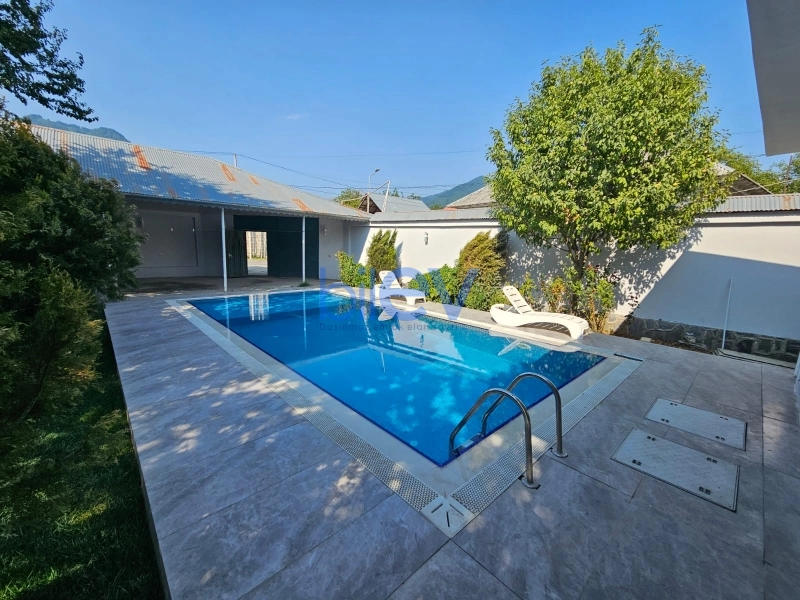 Günlük Kirayə 5 otaqlı Həyət evi  300m², Qəbələ