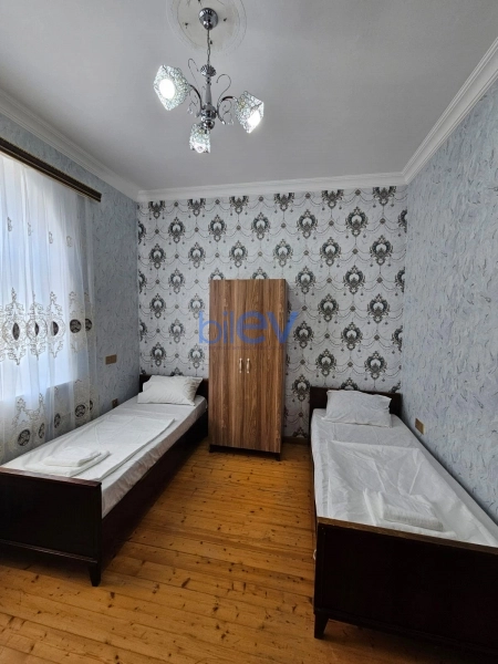 Günlük Kirayə 5 otaqlı Həyət evi  300m², Qəbələ