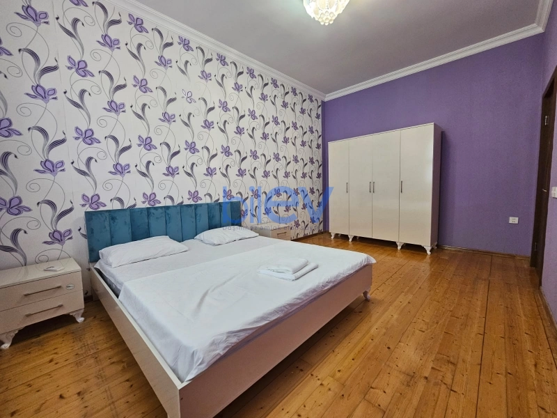 Günlük Kirayə 5 otaqlı Həyət evi  300m², Qəbələ