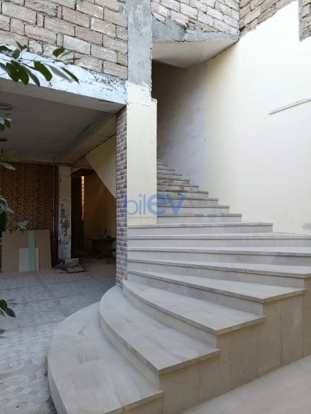 Satış 8 otaqlı Yeni Tikili bina evi  198m², Bakı