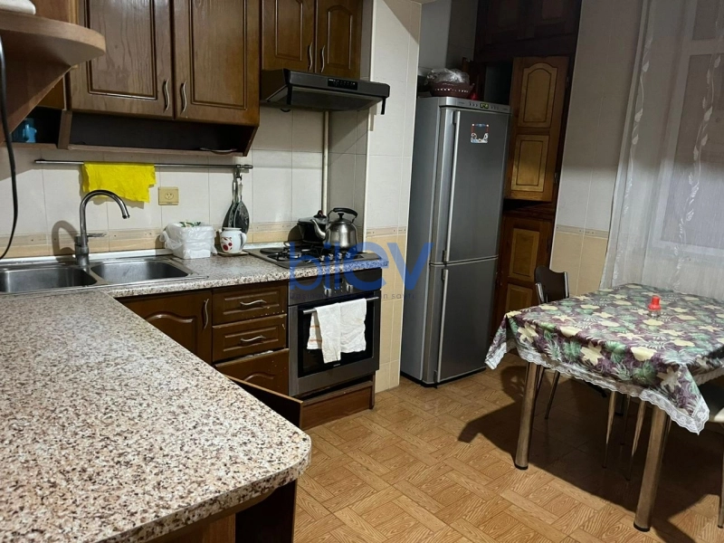 Satış 4 otaqlı Köhnə Tikili bina evi  100m², Bakı