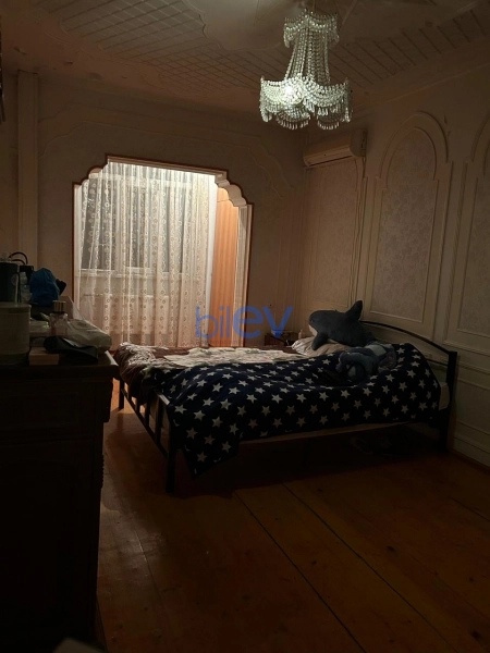 Satış 4 otaqlı Köhnə Tikili bina evi  100m², Bakı