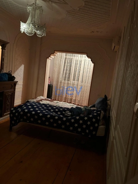 Satış 4 otaqlı Köhnə Tikili bina evi  100m², Bakı
