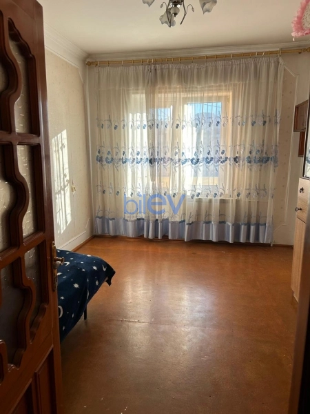 Satış 4 otaqlı Köhnə Tikili bina evi  100m², Bakı