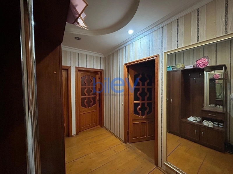 Satış 4 otaqlı Köhnə Tikili bina evi  100m², Bakı