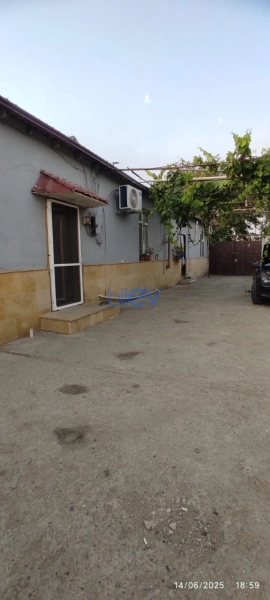 Satış 8 otaqlı Həyət evi  700m², Bakı