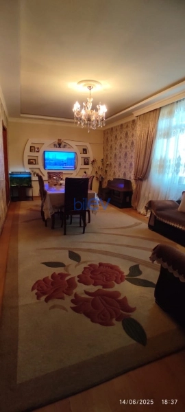 Satış 8 otaqlı Həyət evi  700m², Bakı