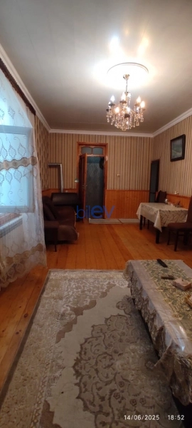 Satış 8 otaqlı Həyət evi  700m², Bakı