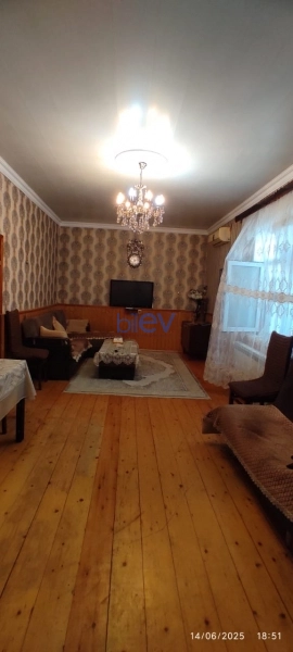 Satış 8 otaqlı Həyət evi  700m², Bakı
